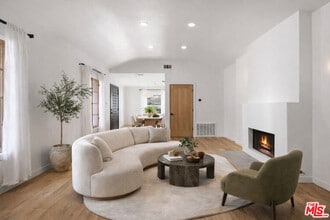 4837 Gentry Ave in Los Angeles, CA - Building Photo - Building Photo