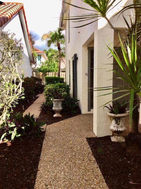 5535 Eton Ct in Boca Raton, FL - Foto de edificio - Building Photo