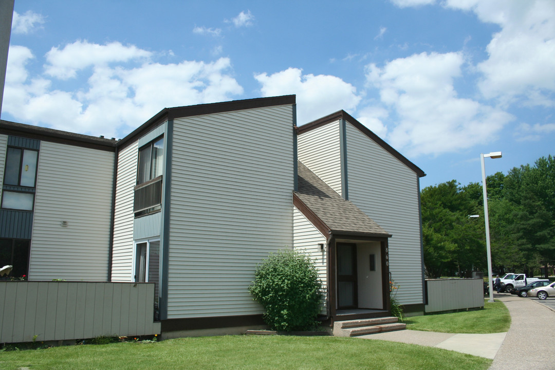 Parkside Houses in Amherst, NY - Building Photo