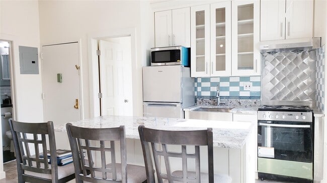 property at 124-17-124-18 18th Ave