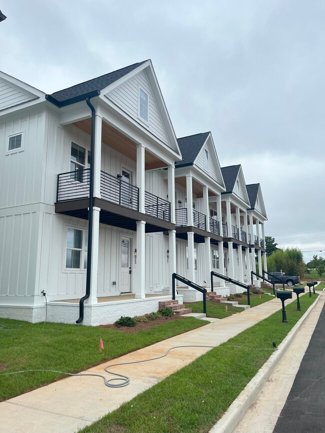 Parkside Townhomes in Tuscaloosa, AL - Foto de edificio - Building Photo