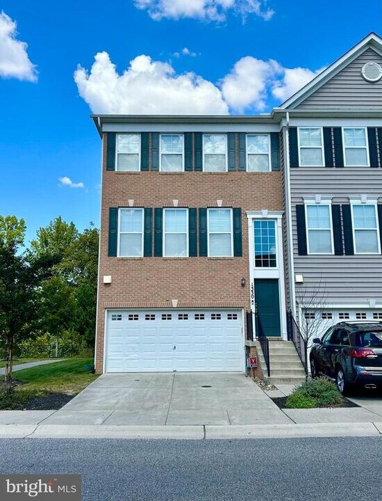 1330 Chapel Centre Dr in Gambrills, MD - Building Photo