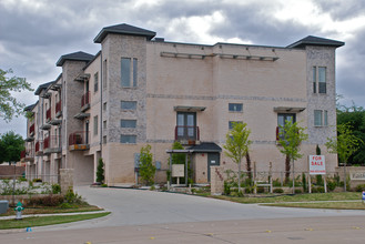 The Edge at Rockbrook in Lewisville, TX - Building Photo - Building Photo