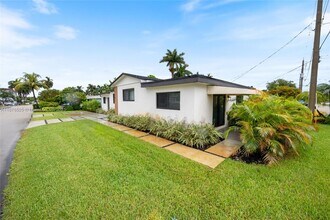 1201 N 16th Ave in Hollywood, FL - Building Photo - Building Photo