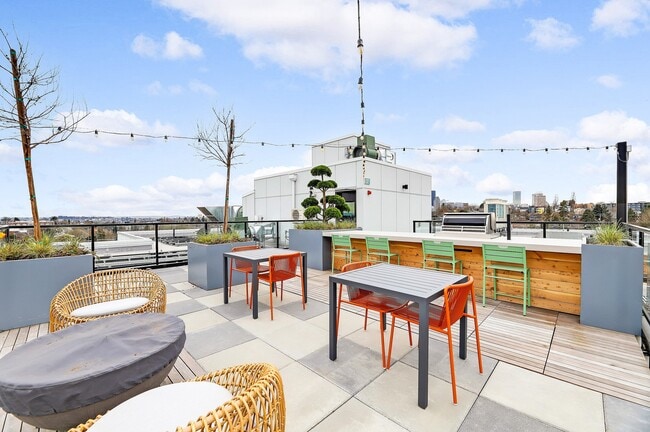 Midtown Square in Seattle, WA - Building Photo - Building Photo