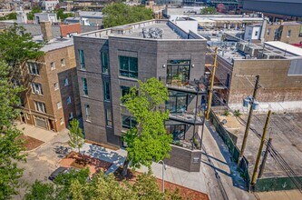 1050 W Cornelia Ave, Unit 401 in Chicago, IL - Building Photo - Building Photo