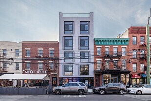 4640 Vernon Blvd in Long Island City, NY - Building Photo