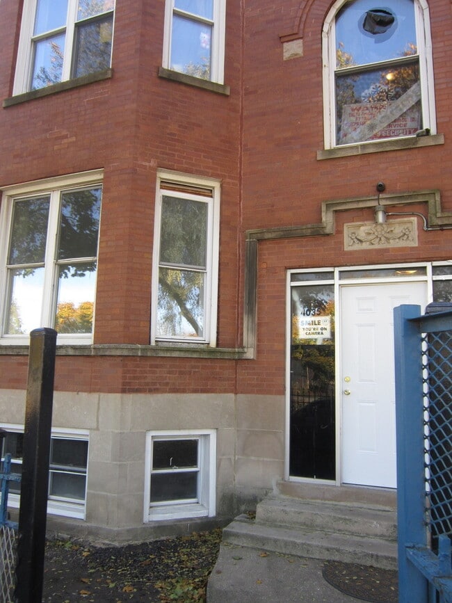 4035 W Harrison St in Chicago, IL - Building Photo - Building Photo