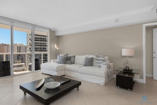 1830 S Ocean Dr in Hallandale Beach, FL - Building Photo