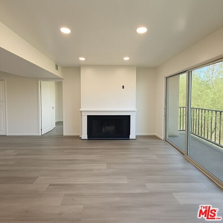 14850 Hesby St in Los Angeles, CA - Building Photo