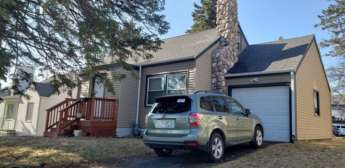 1315 N 20th Ave E in Duluth, MN - Foto de edificio