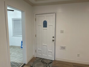 9517 Kauffman Ave in South Gate, CA - Building Photo - Building Photo