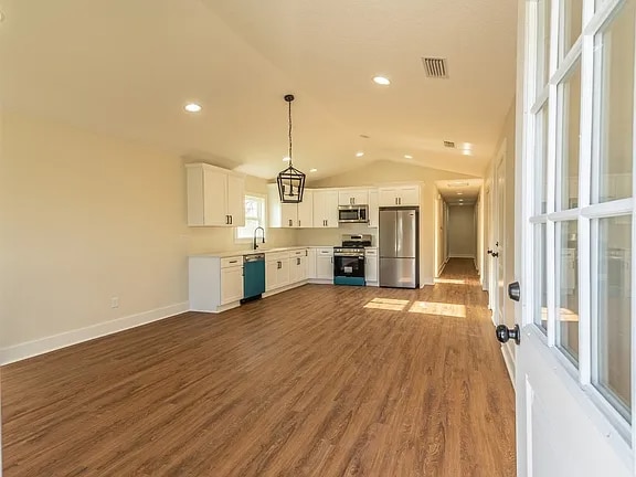 45035 James St in Callahan, FL - Foto de edificio - Building Photo