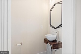 113 Thornton Ln in Newtown, PA - Building Photo - Building Photo