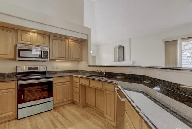 1011 S Valentia St in Denver, CO - Building Photo - Building Photo