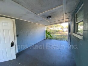 1537 Piney Rd in North Fort Myers, FL - Building Photo - Building Photo