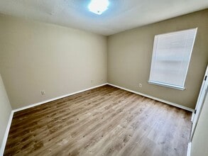 605-607 Connie Dr in Hewitt, TX - Building Photo - Building Photo