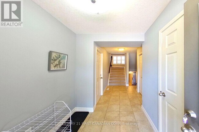 2145-2145 N Routledge Park in London, ON - Building Photo - Building Photo