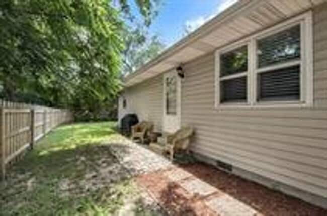 307 Thompson St in Urbana, IL - Building Photo - Building Photo