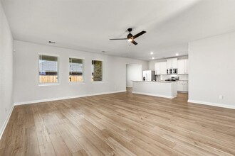 3202 Bolt Rope Dr in Santa Fe, TX - Building Photo - Building Photo