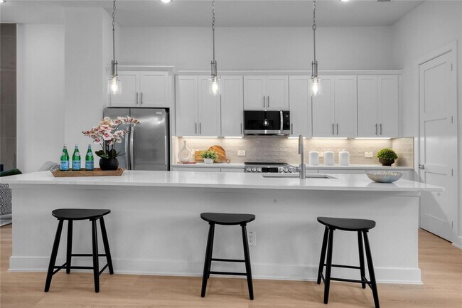 13351 Goodland St in Dallas, TX - Building Photo - Building Photo