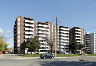 The Londonderry in Hamilton, ON - Building Photo - Building Photo