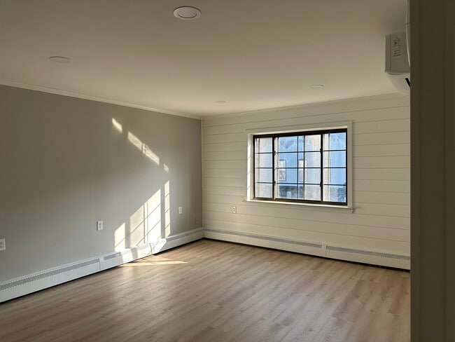 137 N Center St, Unit 1 in Northville, MI - Foto de edificio - Building Photo