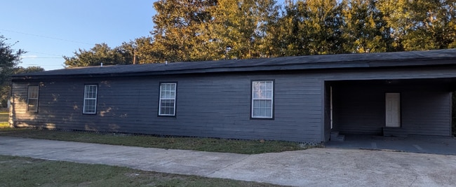 3906 Joseph Ave in Moss Point, MS - Foto de edificio - Building Photo
