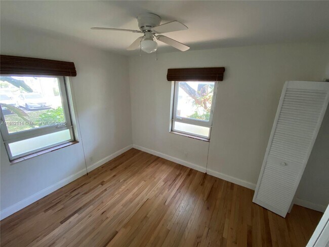 7620 SW 56th Ave in Miami, FL - Building Photo - Building Photo