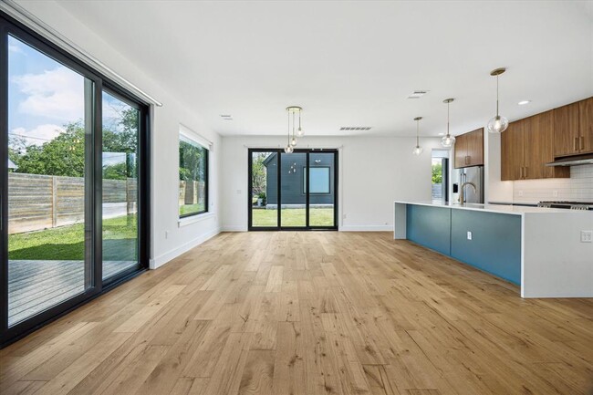 4901 Santa Anna St in Austin, TX - Building Photo - Building Photo