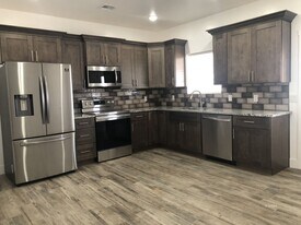 112 S 600 E in Pima, AZ - Building Photo