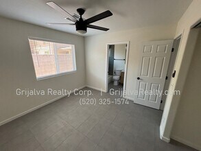 2926 N Winstel Blvd-Unit -2926 N Winstel #2 in Tucson, AZ - Foto de edificio - Building Photo