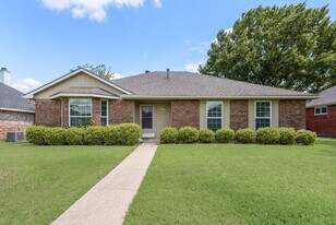 2618 Trumpet Dr in Rowlett, TX - Building Photo