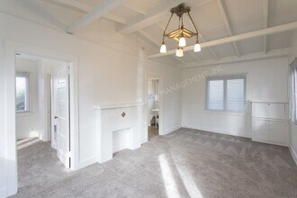 7783 Ivanhoe Ave in San Diego, CA - Building Photo - Building Photo