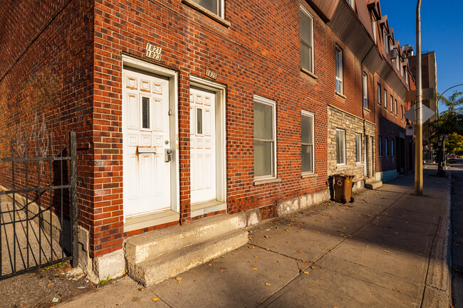 1821-1839 De Maisonneuve Boul E in Montréal, QC - Building Photo - Building Photo