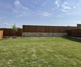 1304 Hamilton St in Howe, TX - Building Photo - Building Photo