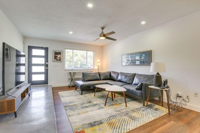 3530 NE 13th Ave
