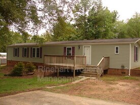 1212 Stateline Rd in Clover, SC - Building Photo