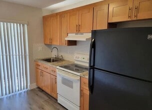 827 SW 11th Ave in Miami, FL - Building Photo - Building Photo