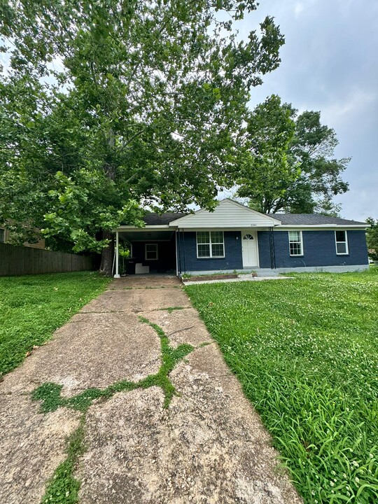 5186 Bitter Creek Dr in Memphis, TN - Building Photo