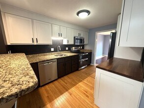 49 Brickett Hill Cir, Unit 49 in Haverhill, MA - Foto de edificio - Building Photo