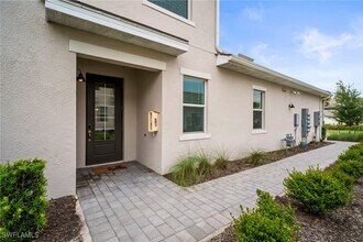 28031 Bridgetown Ct in Bonita Springs, FL - Building Photo - Building Photo