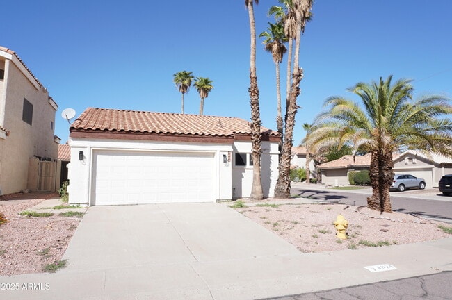 4024 E Hiddenview Dr