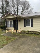 6122 Lanier Rd in Maryville, TN - Building Photo