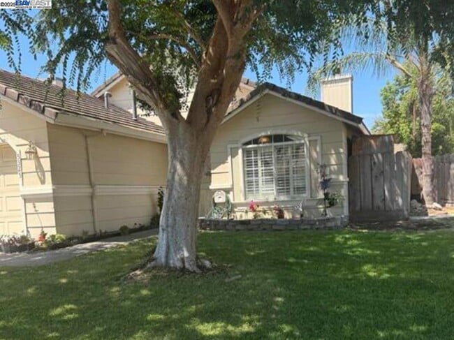 property at 5325 Avante Ln
