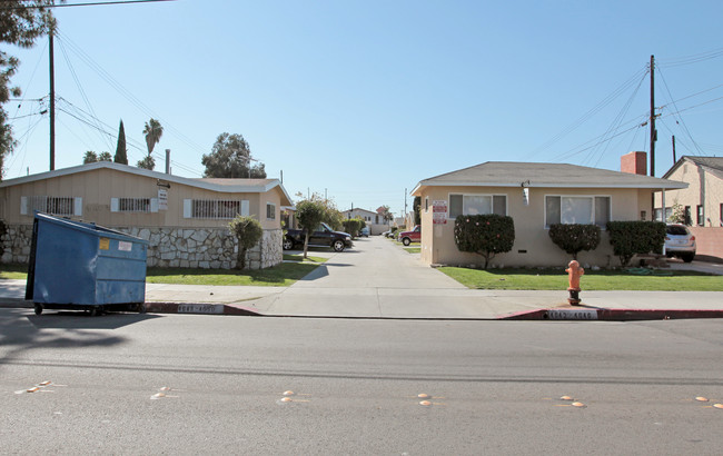 4642-4650 Live Oak St in Bell, CA - Building Photo - Building Photo