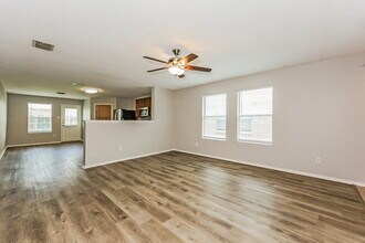 1104 W Cottonwood Dr in Crowley, TX - Building Photo - Building Photo