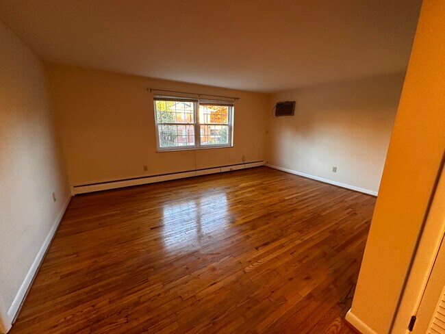 2909 Van Dyke Dr in Cincinnati, OH - Building Photo - Building Photo