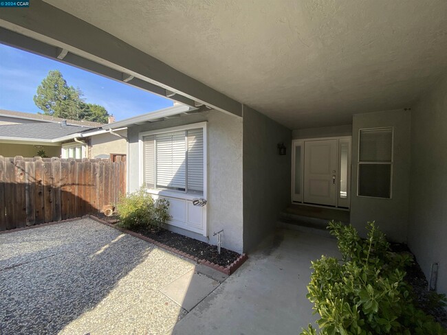 2259 Yellowstone Dr in Martinez, CA - Building Photo - Building Photo