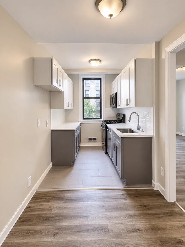 25 Van Velsor Pl
